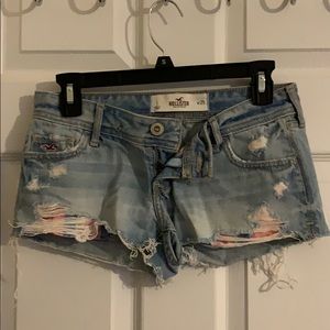 Hollister Low Rise Light Denim Short Shorts